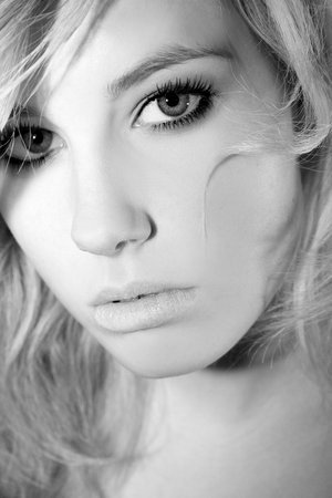 Black_and_White_by_Hiilda.jpg, 21 KB